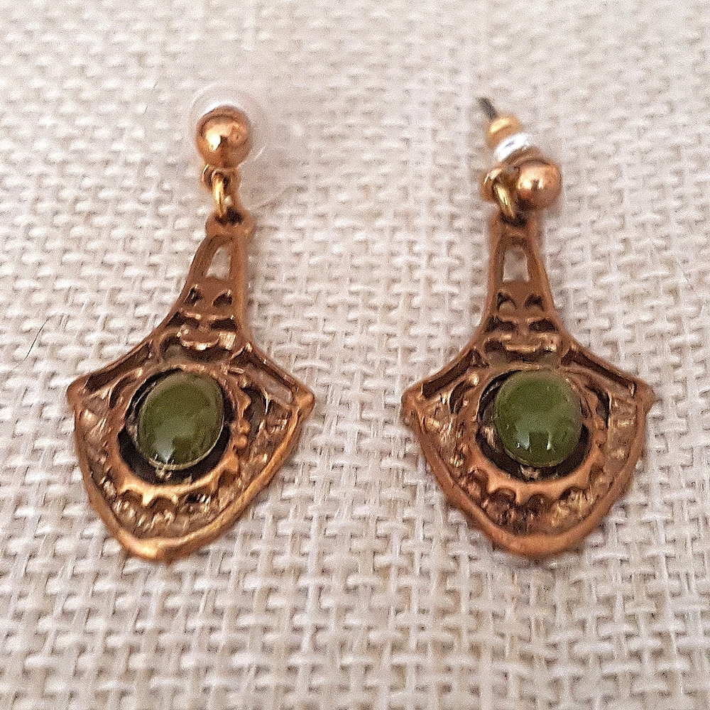 Vintage Peridot earrings, Pretty!